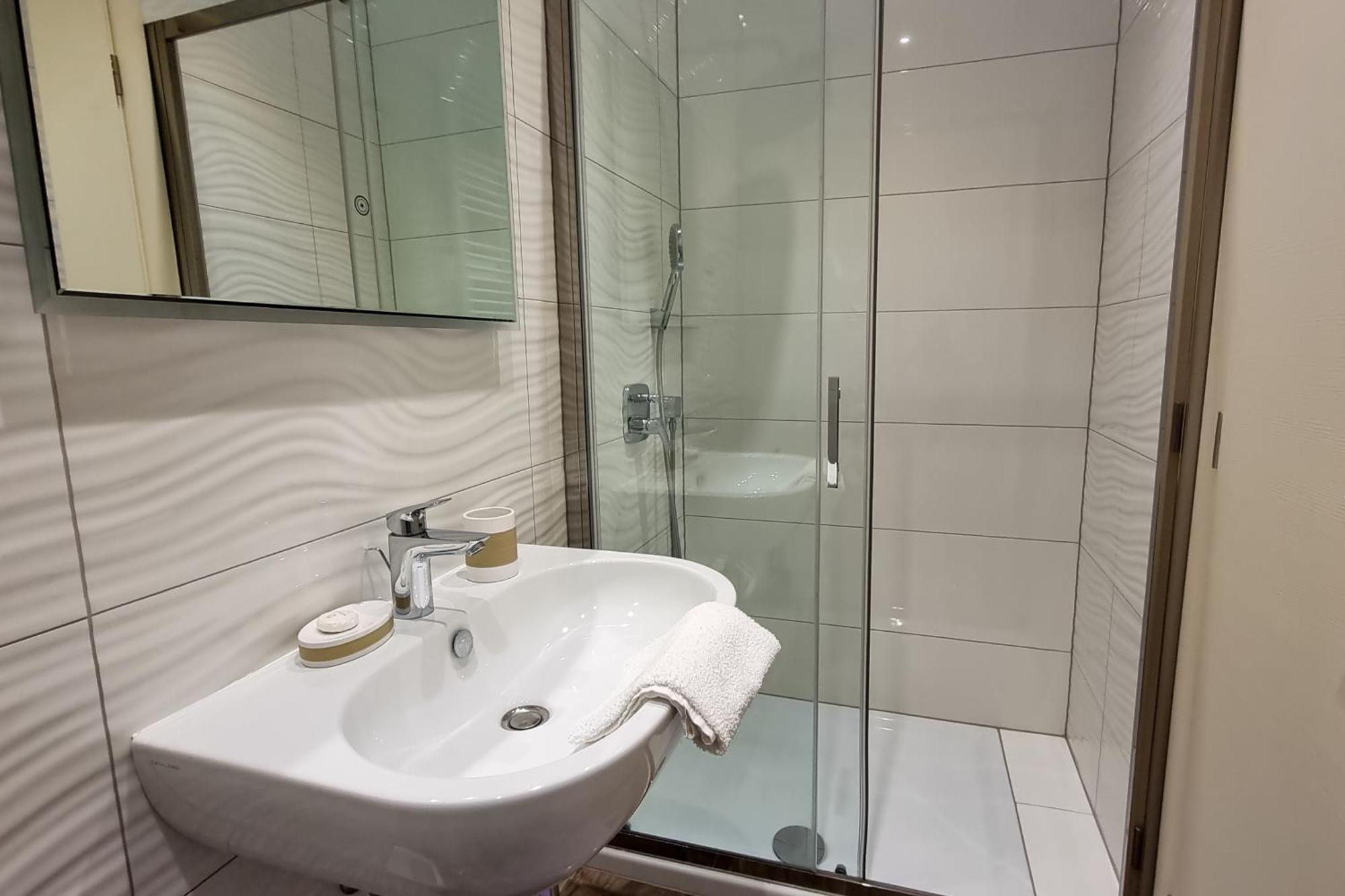 Guest House Manuela أوباتيا المظهر الخارجي الصورة